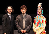 【本日開幕】主演・内野聖陽、共演・岡本圭人ら実力派キャストが描く舞台『M.バタフライ』。あまりにも残酷で衝撃的な愛の物語。